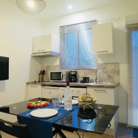 Studio Neuf Avec Une Terrasse A 5 Min De Biarritz Apartamento *