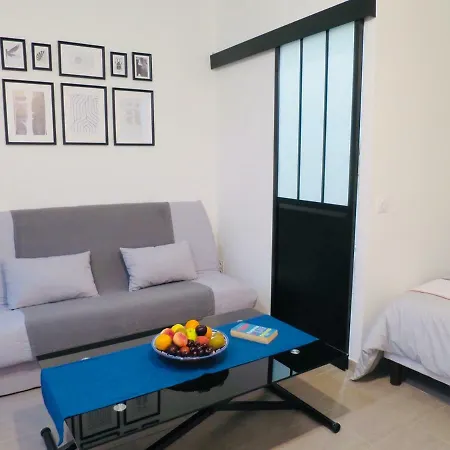 Studio Neuf Avec Une Terrasse A 5 Min De Biarritz Apartamento Arbonne