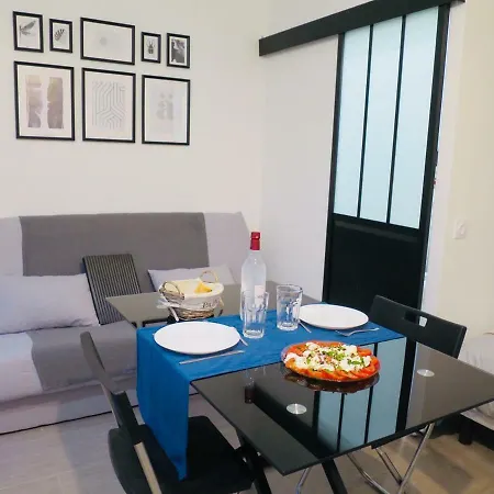 Studio Neuf Avec Une Terrasse A 5 Min De Biarritz Apartamento