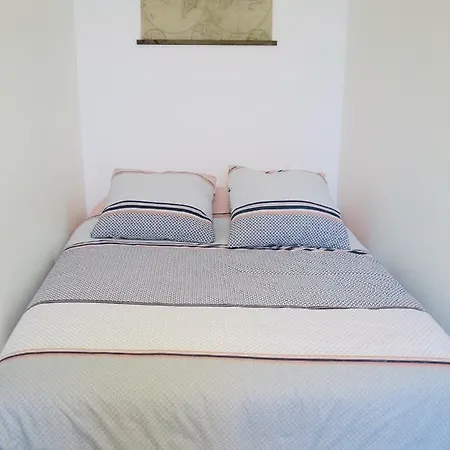 Studio Neuf Avec Une Terrasse A 5 Min De Biarritz